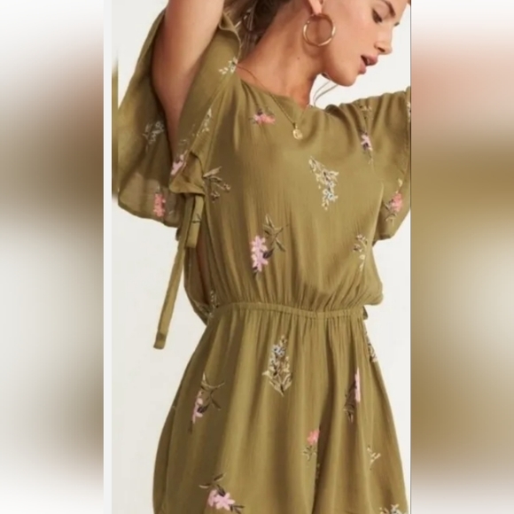 Billabong floral romper S w/ side cutouts flutter sleeves boho sexy flirty - Picture 3 of 13